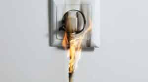 diagnostic electrique electricite incendie prise court circuit
